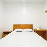 Urbanview Hotel Pelita Inn Medan