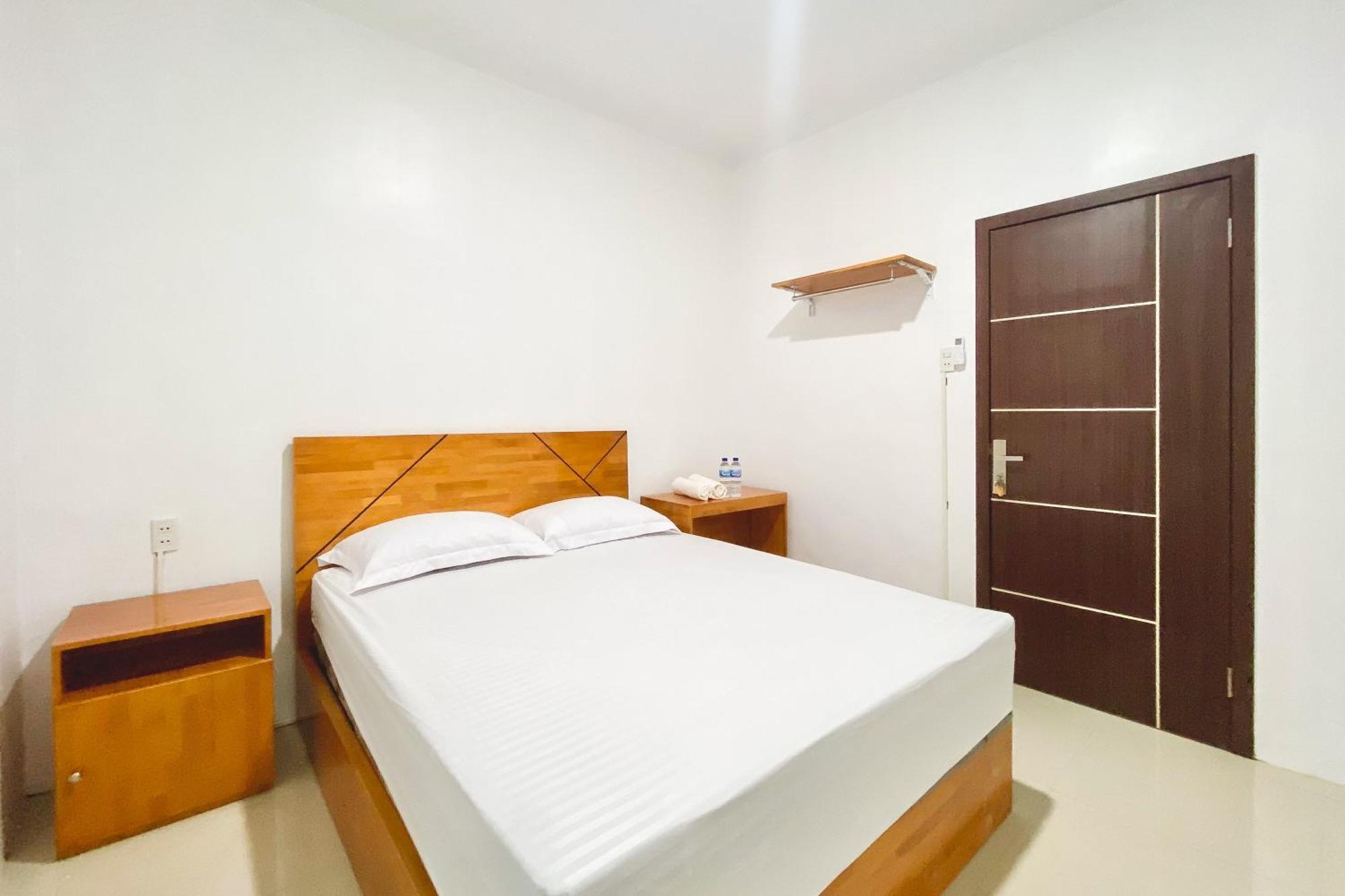 Urbanview Pelita Hotel